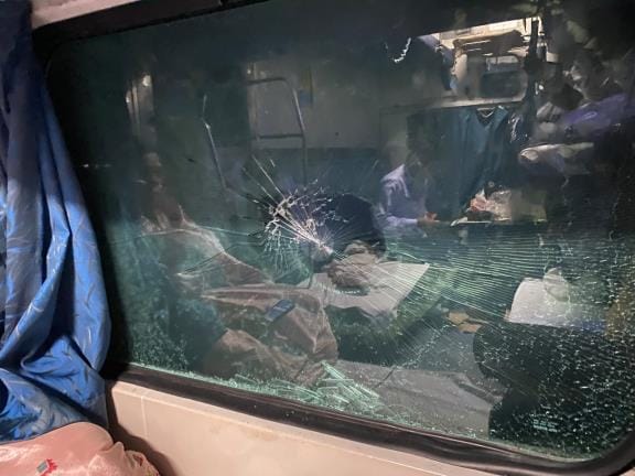 Stone pelting in Ataria on the train coming from Pilibhit to Lucknow