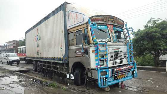 kathua news, container accident news, highway traffic news