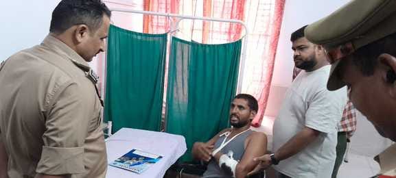 Former Pradhan attacked by absconding history sheeter