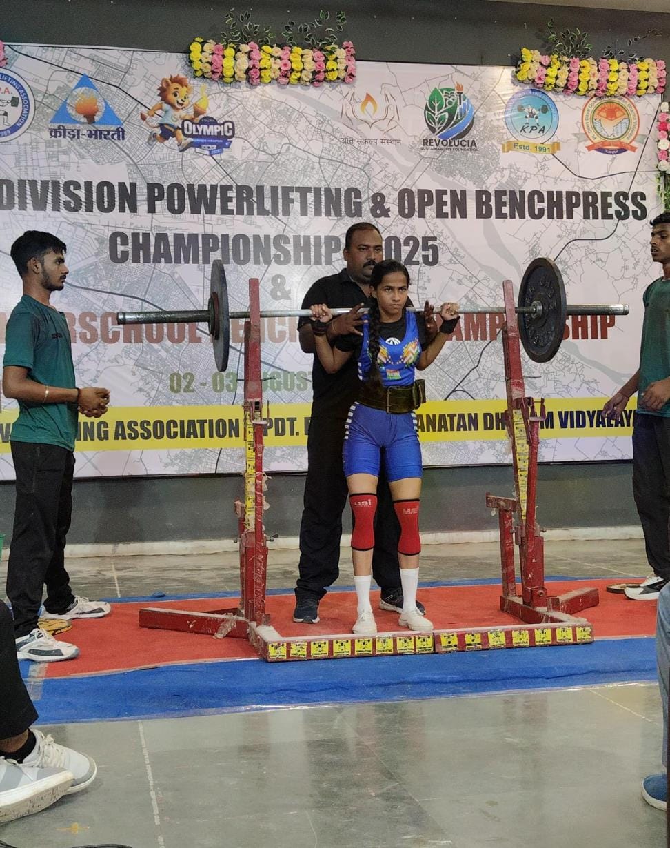 17 year old Poonam became the strong woman of Kanpur by lifting 170 kg weight