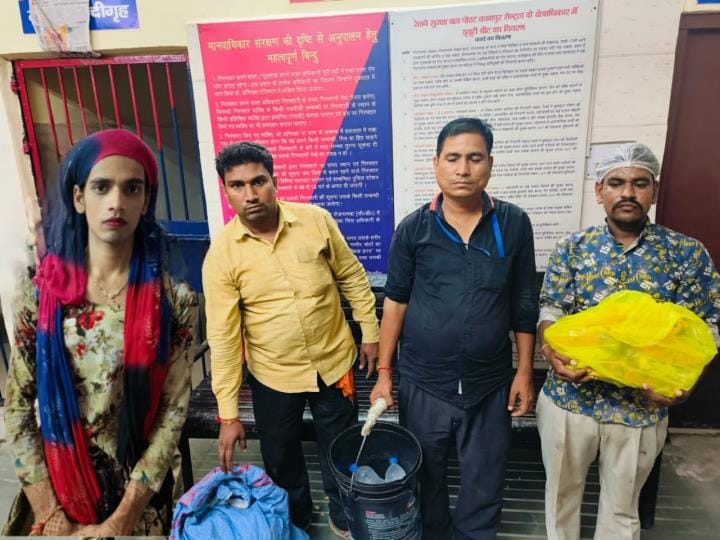 Three illegal vendors and a transgender arrested from Central Station