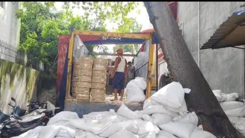 Liquor recovered from Rui, driver arrested