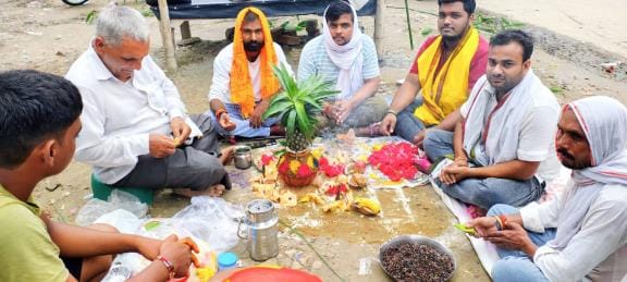 Bhoomi Pujan was done for the construction of Durga Puja pandal