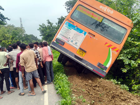 Roadways bus entered a ditch while trying to save a private bus, two women injured