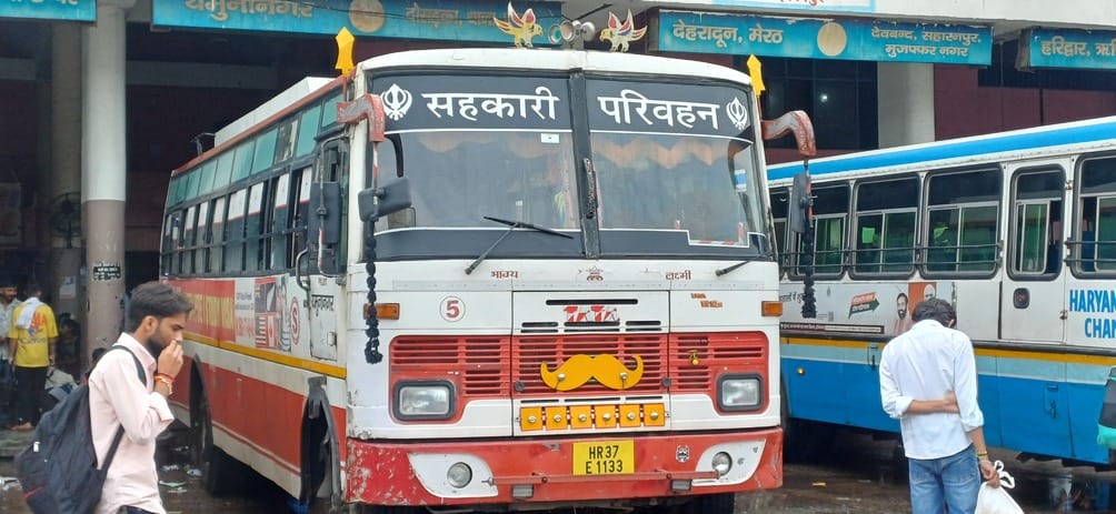 Transport committee buses are taking passengers to Yamunanagar without boarding the bus