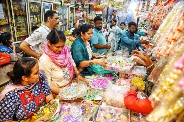 Markets decorated with floats to welcome Kanha