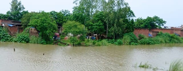 Ramganga above danger mark... flood in coastal villages