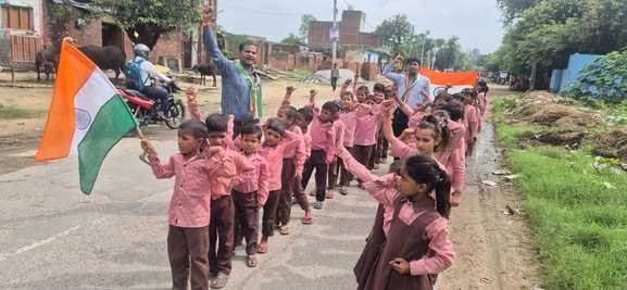 School children took out Tiranga Yatra