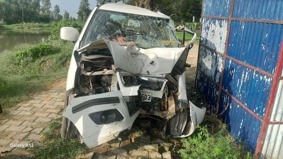 grandmother and newborn grandson died due to uncontrolled car collided with a tree  in Pilibhit