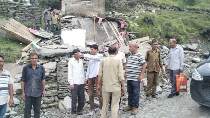 Five encroachments were removed from government land in Luharka