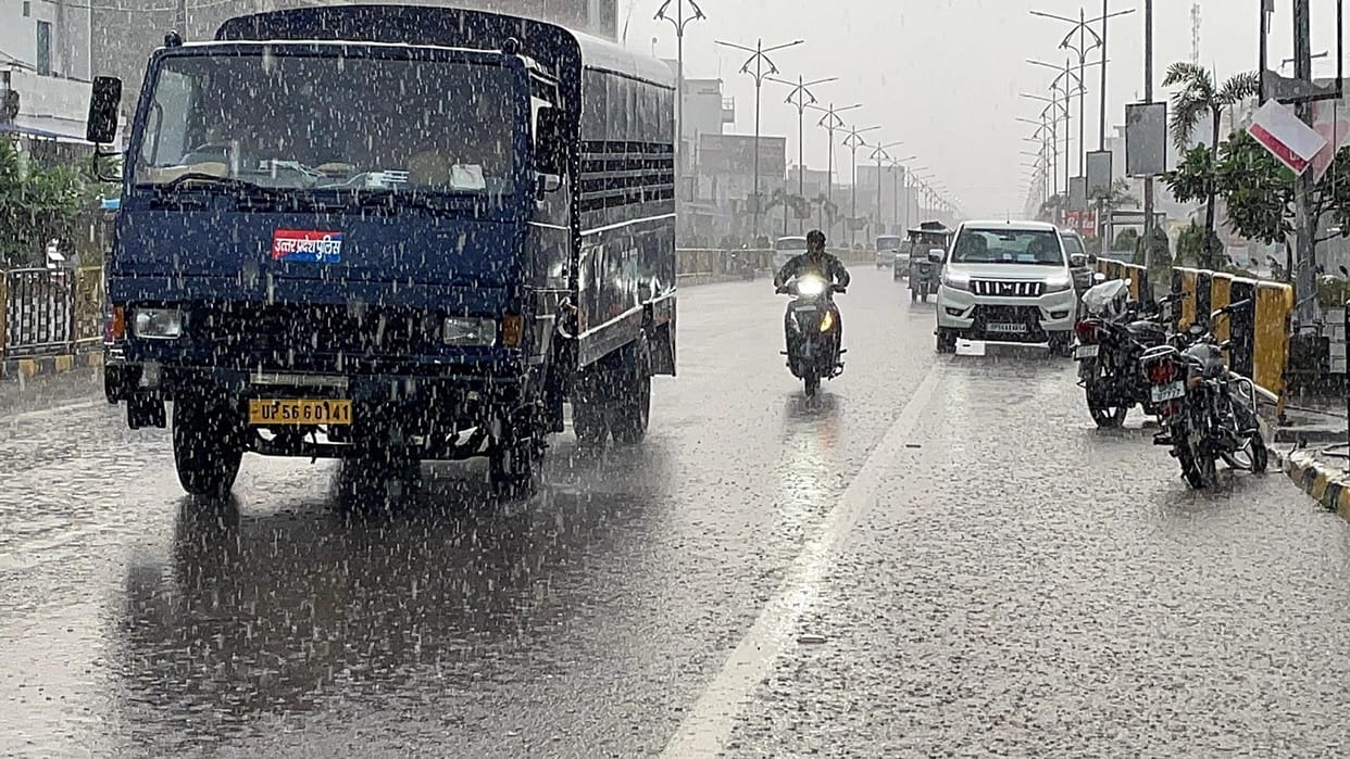 The temperature rose due to bright sunshine throughout the day and dropped due to rain in the evening.