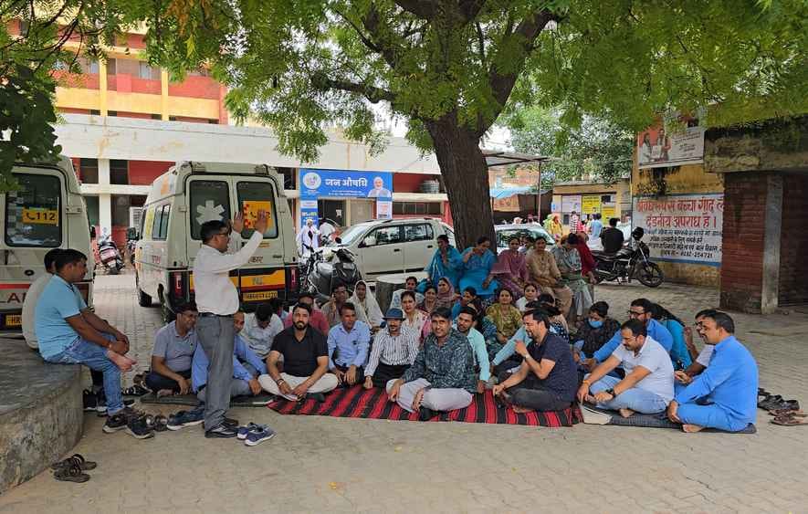 NHM employees boycotted work for two hours