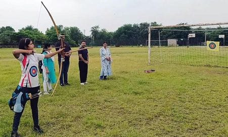 Aarushi selected for state level competition in archeryAarushi selected for state level competition in archery