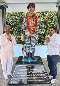 Paid tribute to the sacrifices of freedom fighters and martyrs