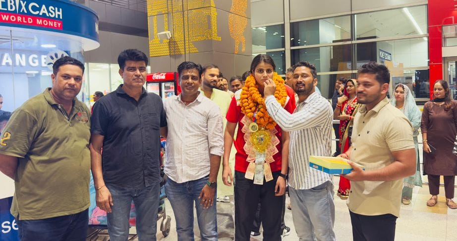 Inspired by her brother, Ritika Dahiya quit basketball and started boxing