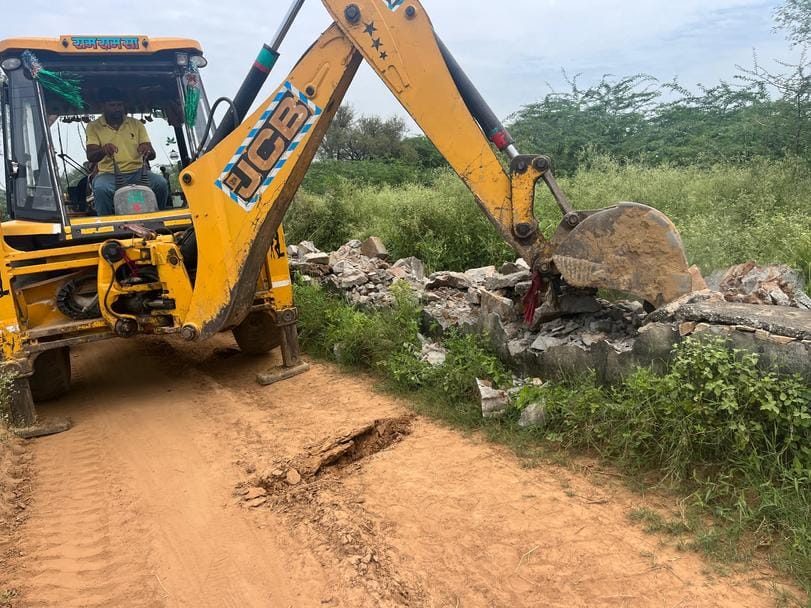 Demolition in illegal colony, 6 boundary walls also broken
