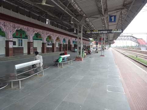 Many trains cancelled and many routes changed
