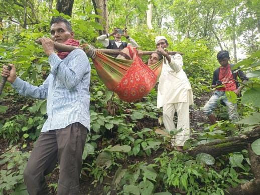 The injured were taken eight kilometers to the road by tying a sheet to a stick