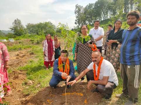Plantation campaign started from Kachhiyari village