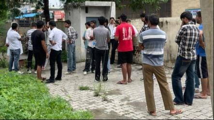 Two cars collided violently, two friends travelling in a car died on the spot