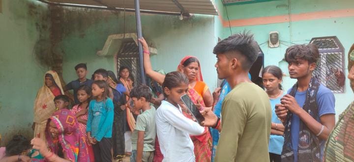 One died and another missing after drowning in Karnavati river