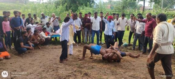 Wrestlers tried their tricks in wrestling