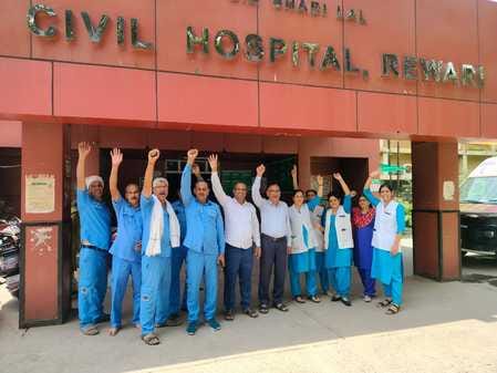 Employees angry due to non-payment of salary, boycotted work