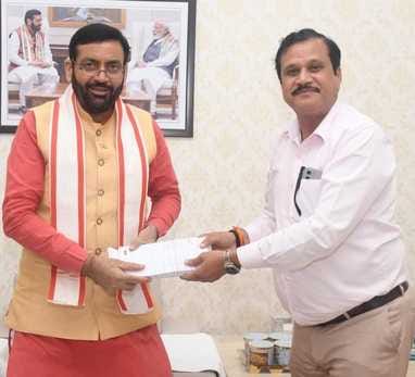 The Chief Minister accepted the three demands of the MLA