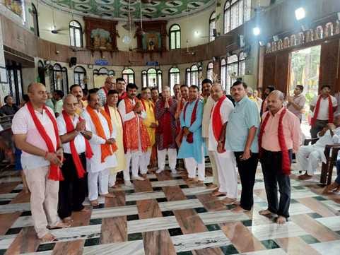 Devotees danced on bhajans