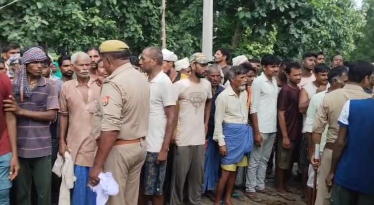 Eight bags of urea being transported without records were caught
