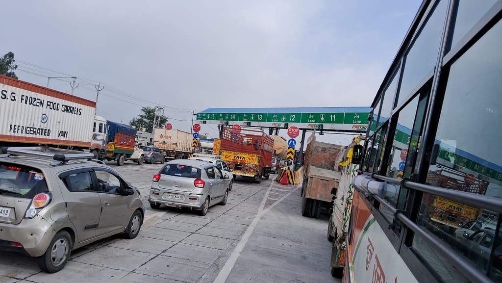 New FASTag Rule 2025 in Hindi Revised Fastag Penalty Structure in toll plaza National Highways