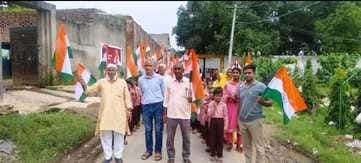 Children sang patriotic songs during the Tiranga Yatra