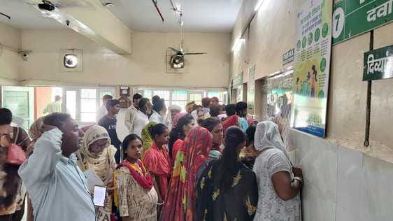 NHM employees went on a two-hour strike after not receiving salary for four months
