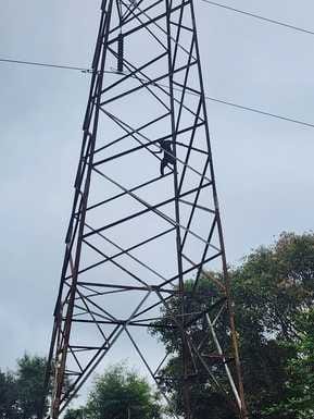 Shahdol: Drunk youth climbed into high tension tower