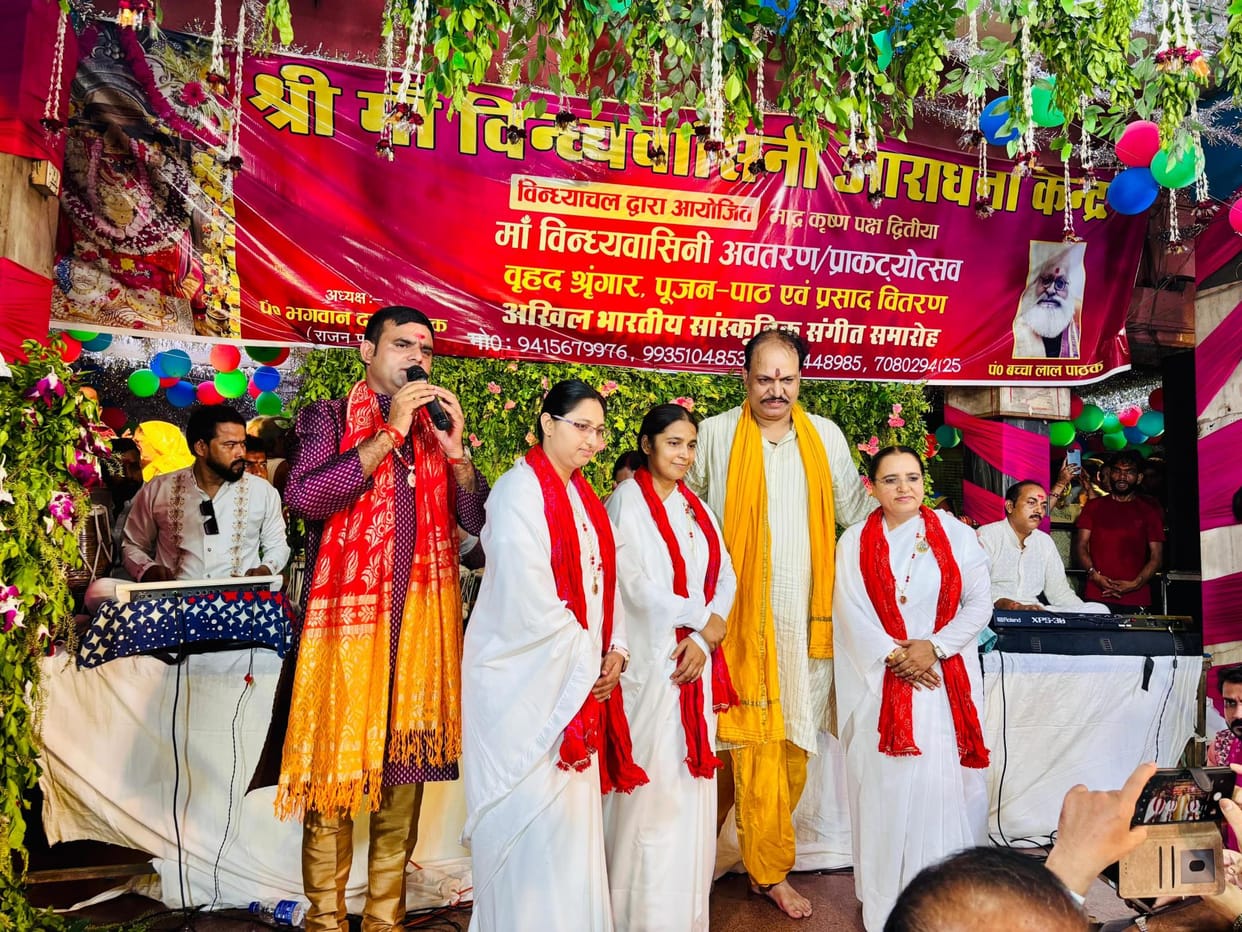 Artists presented a confluence of songs, music and dance in Vindhyadham