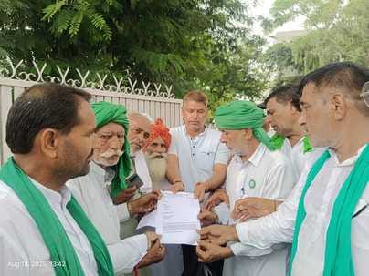 Angry farmers took out a tractor march in the city