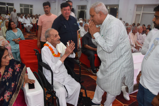 Struggle during partition, then joined Jansangh