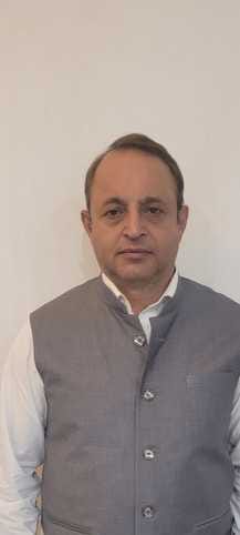 Left everything overnight... Made carpets and mats in Khaddi and sold them, now owner of factory