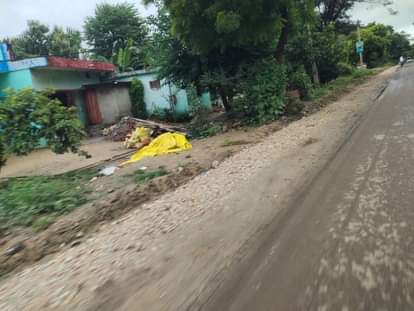 The land barrier will be removed in the widening of Basti-Pilibhit road