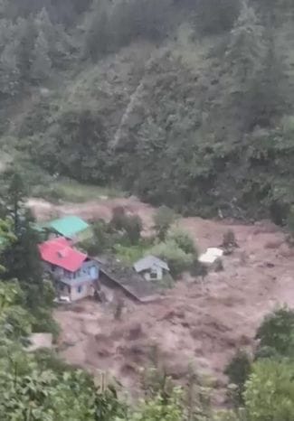 Cloud burst in Bhimdwari of Bagipul and Bathadhar of Banjar