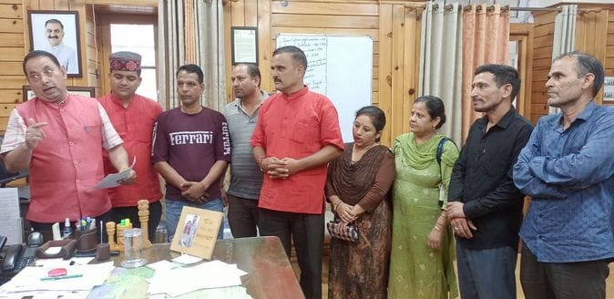 Remove restrictions imposed on development work of Panchayats: Sangh