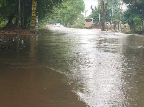 15 mm rain becomes a disaster...roads submerged, waterlogging in the market