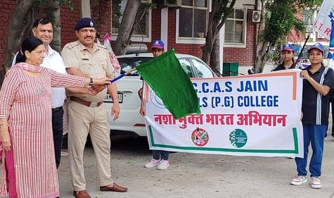 Students took out a rally to create awareness about drug-free India