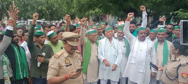 Bhakiyu took out tractor tricolor rally