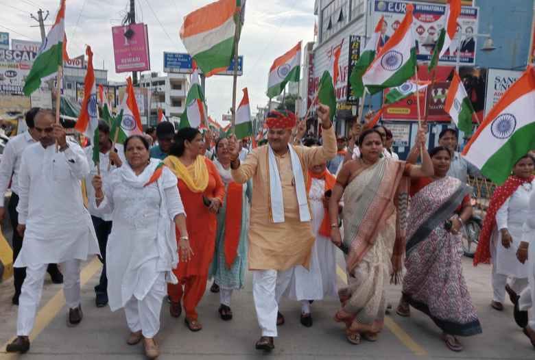 Chairman and Vice Chairman of Central Cooperative Bank took charge; Tiranga Yatra was taken out in honour of the brave martyrs and the tricolour