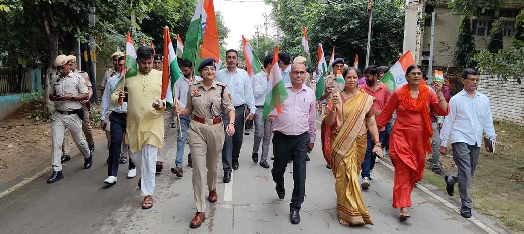 Tiranga Yatra taken out from Mini Secretariat to Mahavir Chowk