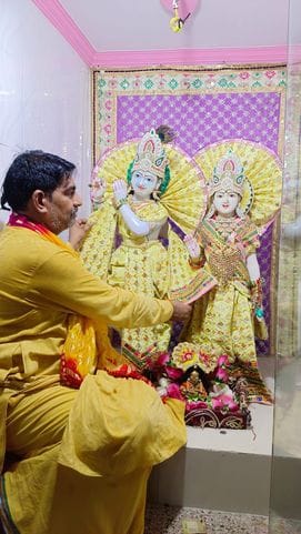 Janmashtami is tomorrow, temples in the city are getting decorated