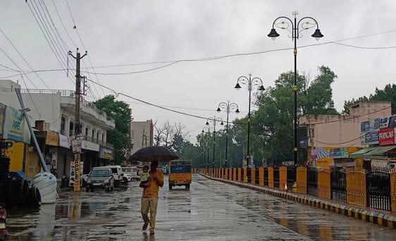 Drizzle in Narnaul, heavy rain in Nangal Chaudhary