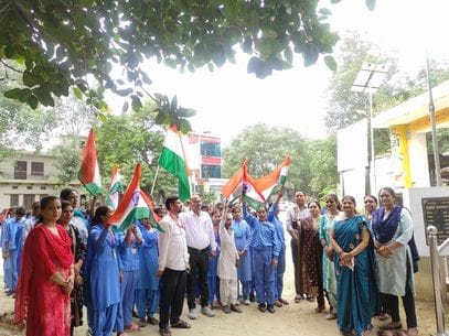 School children took out a tricolor procession in Bachhod and Khod villages
