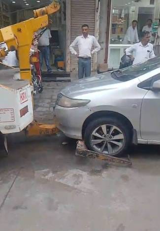 Now traffic police will take away vehicles for wrong parking in the city